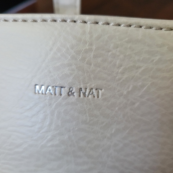 Matt and Nat Fleury vegan leather bag and matching bifold wallet - Picture 10 of 13